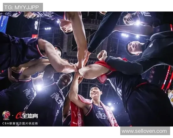 武汉篮球队在篮球配合排行榜中荣登第九名展现团队实力与默契 武汉篮球队在篮球配合排行榜中荣登第九名展现团队实力与默契