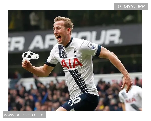 韩国黑色面具足球明星的传奇故事与不屈精神揭秘 韩国黑色面具足球明星的传奇故事与不屈精神揭秘